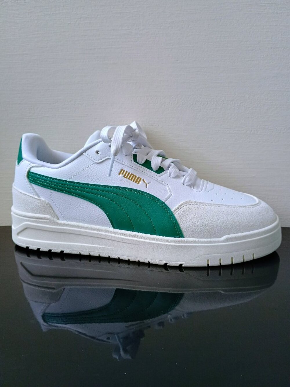 Puma Men's Shuffle Downtown Leather Sneaker in White / Emerald / Ice / Puma Gold